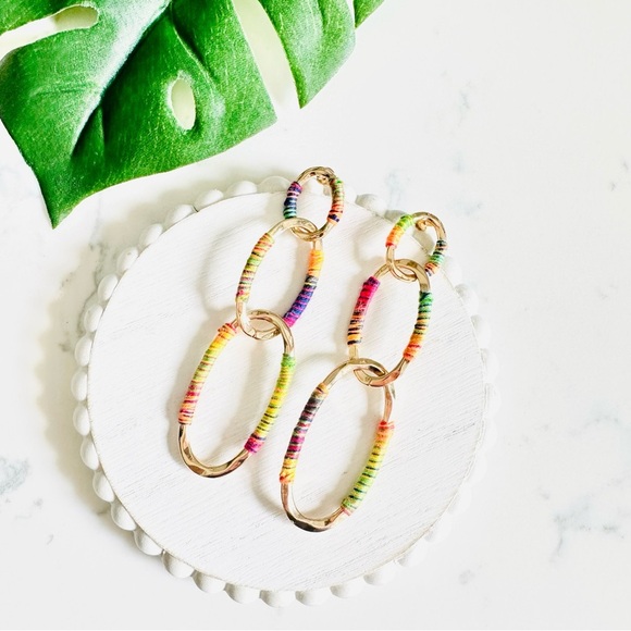 2/$30🌵 Colorful Thread Wrapped Gold Oval Chain Link Earrings Dangle Boho NEW - Picture 1 of 8